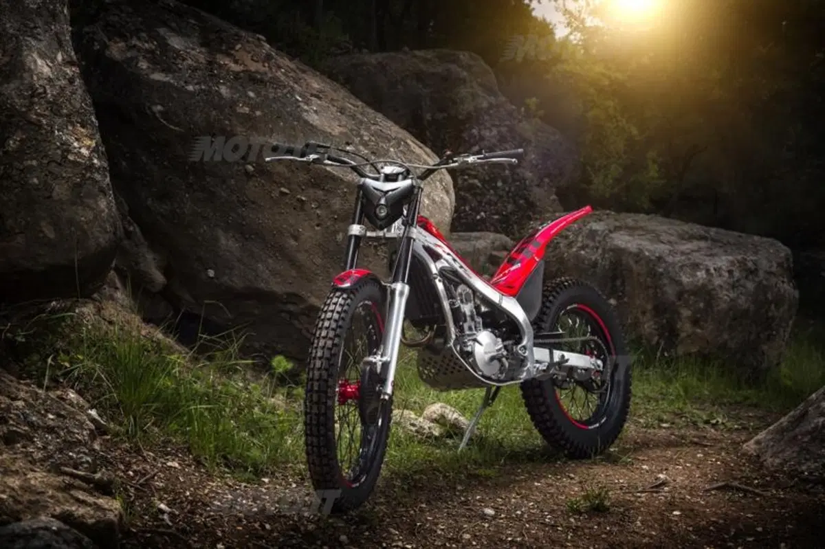 Montesa Cota 4RT260 e Race Replica (13)