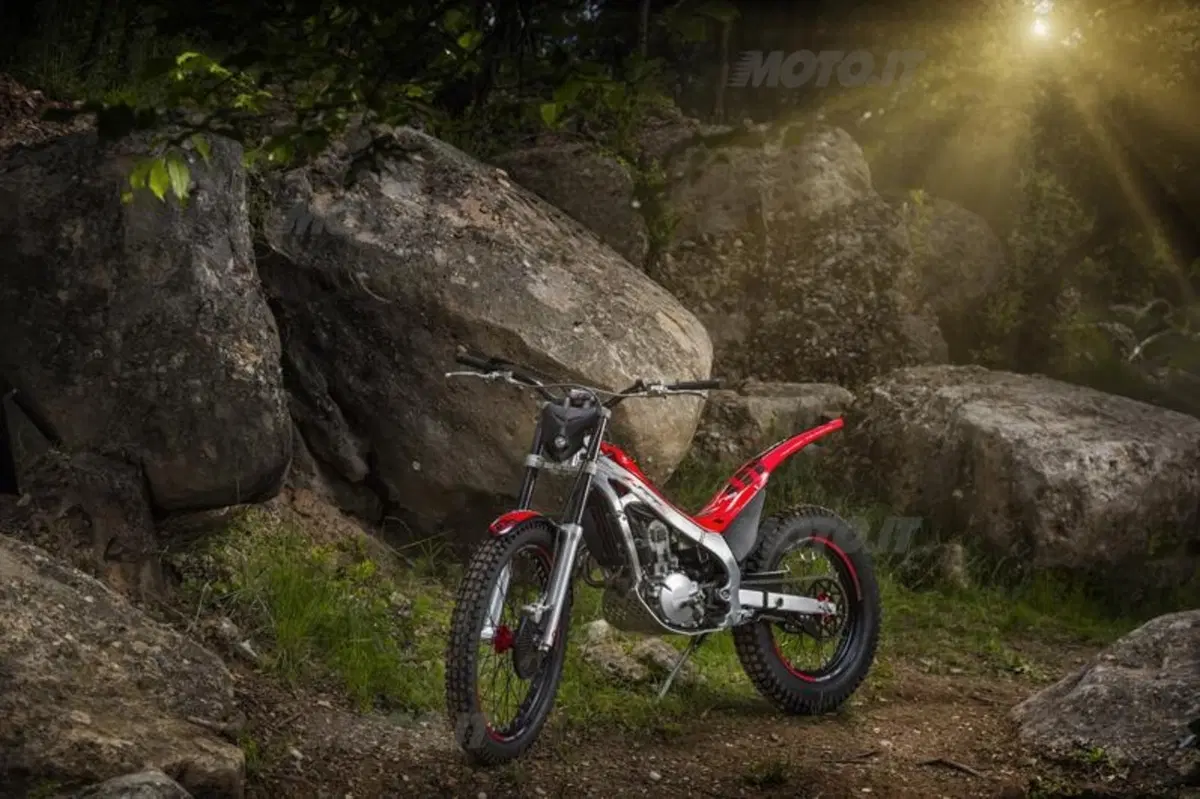 Montesa Cota 4RT260 e Race Replica (14)