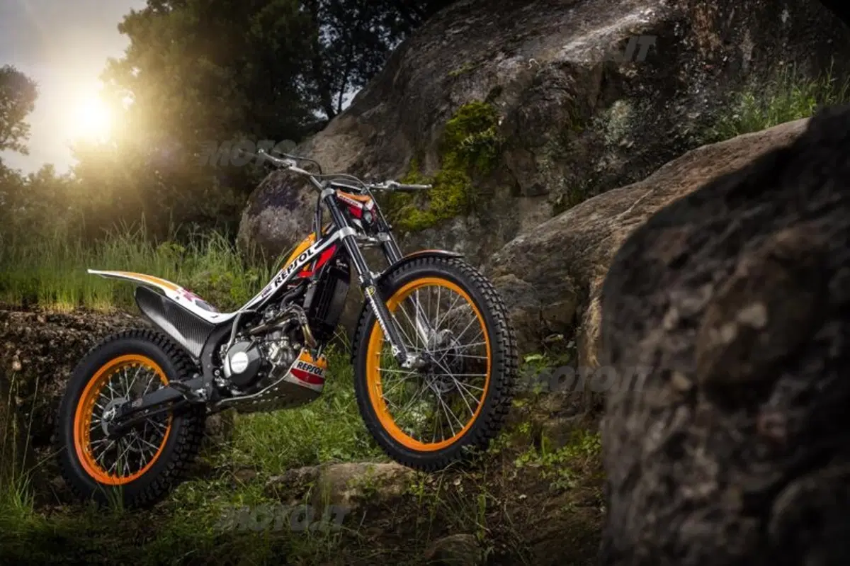 Montesa Cota 4RT260 e Race Replica (15)