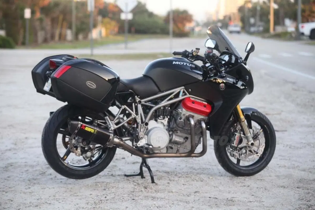 Motus MST, debutta a Laguna Seca (2)