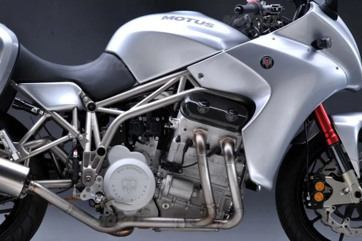 Motus MST, debutta a Laguna Seca (3)