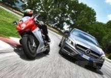 Mercedes A 45 AMG insieme alla MV Agusta F3. Cosa bolle in pentola?