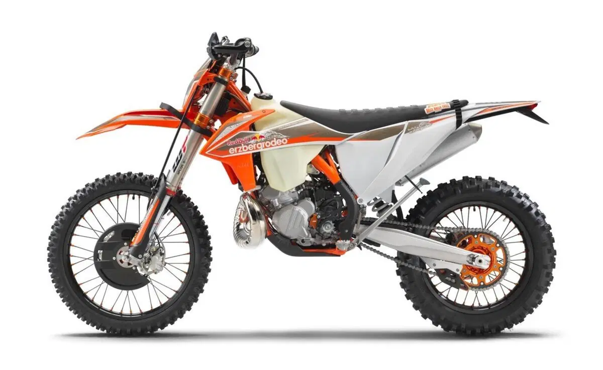KTM 300 EXC TPI 2022 ErzbergRodeo: ecco la versione top per chi fa cose hard (2)