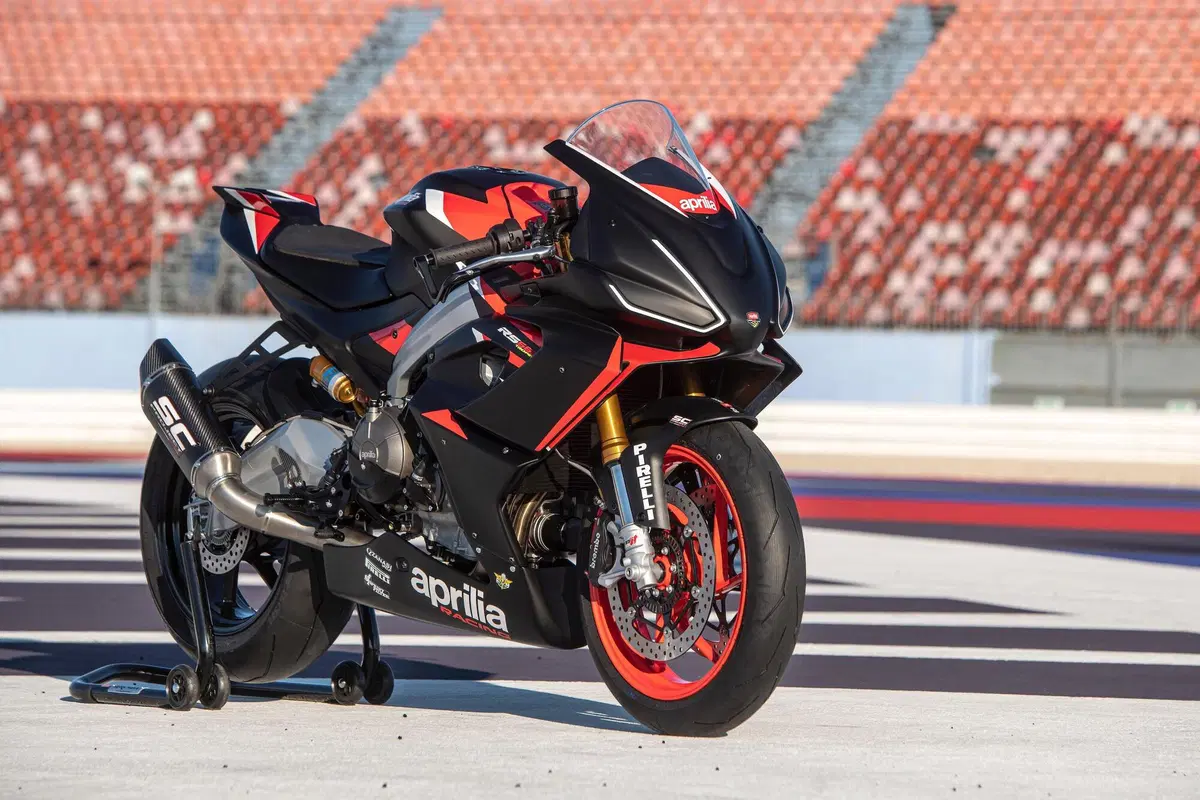 Aprilia RS 660: con Factory Works arriva la Trofeo (3)