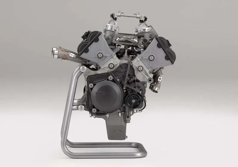 Il V4 della MotoGP replica RC213V-S