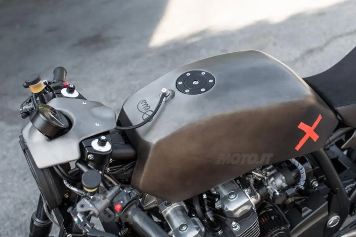 Project X, la Yamaha XJR di Deus (9)