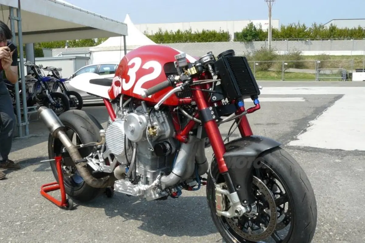 Massimo Clarke: “Nembo 32, la moto con il 3 cilindri sottosopra”