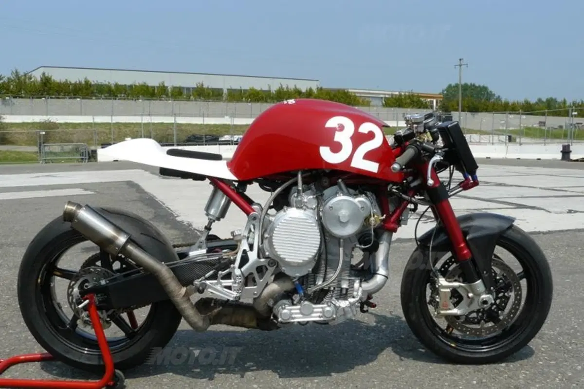 Massimo Clarke: “Nembo 32, la moto con il 3 cilindri sottosopra” (2)