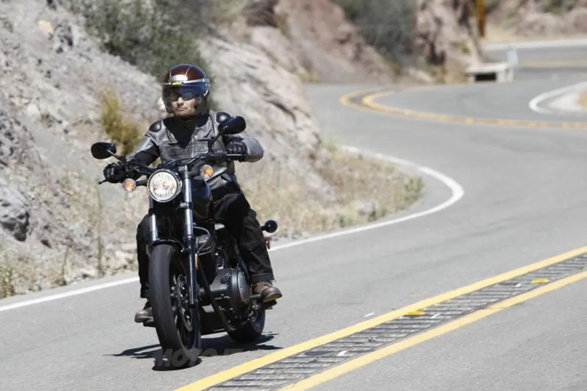 Yamaha XV950 e XV950R  (9)