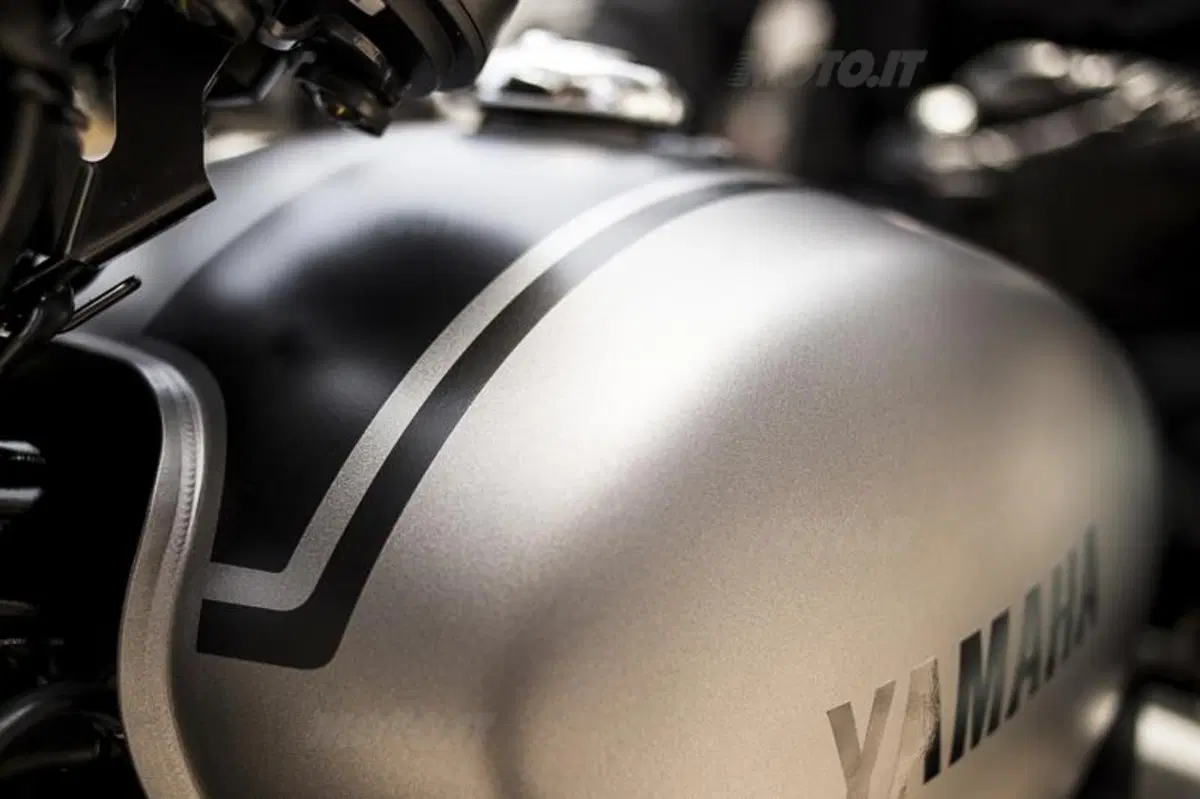 Yamaha XV950 e XV950R  (47)