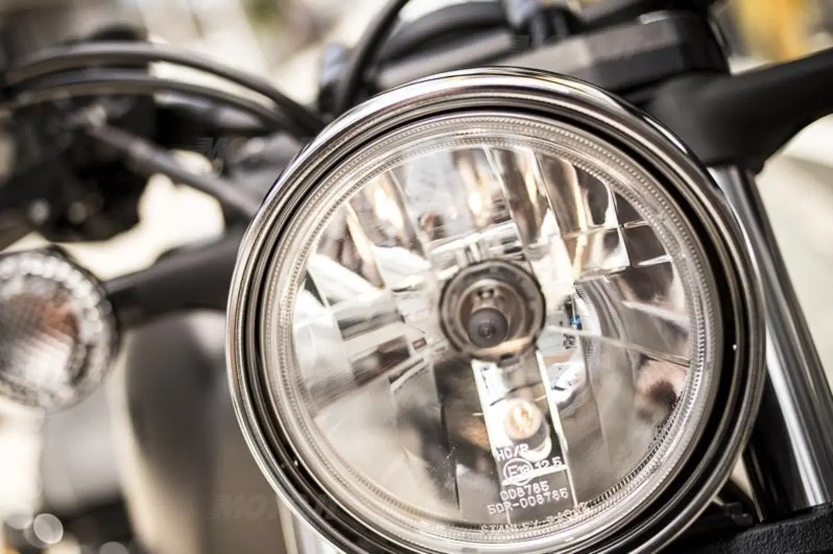 Yamaha XV950 e XV950R  (50)