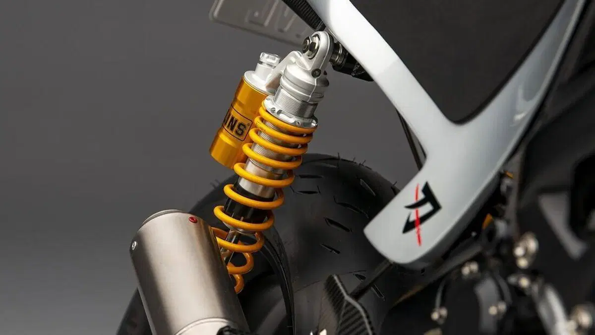 Dalla Suzuki GSX-R Superbike una Katana classica da 200 cavalli (20)