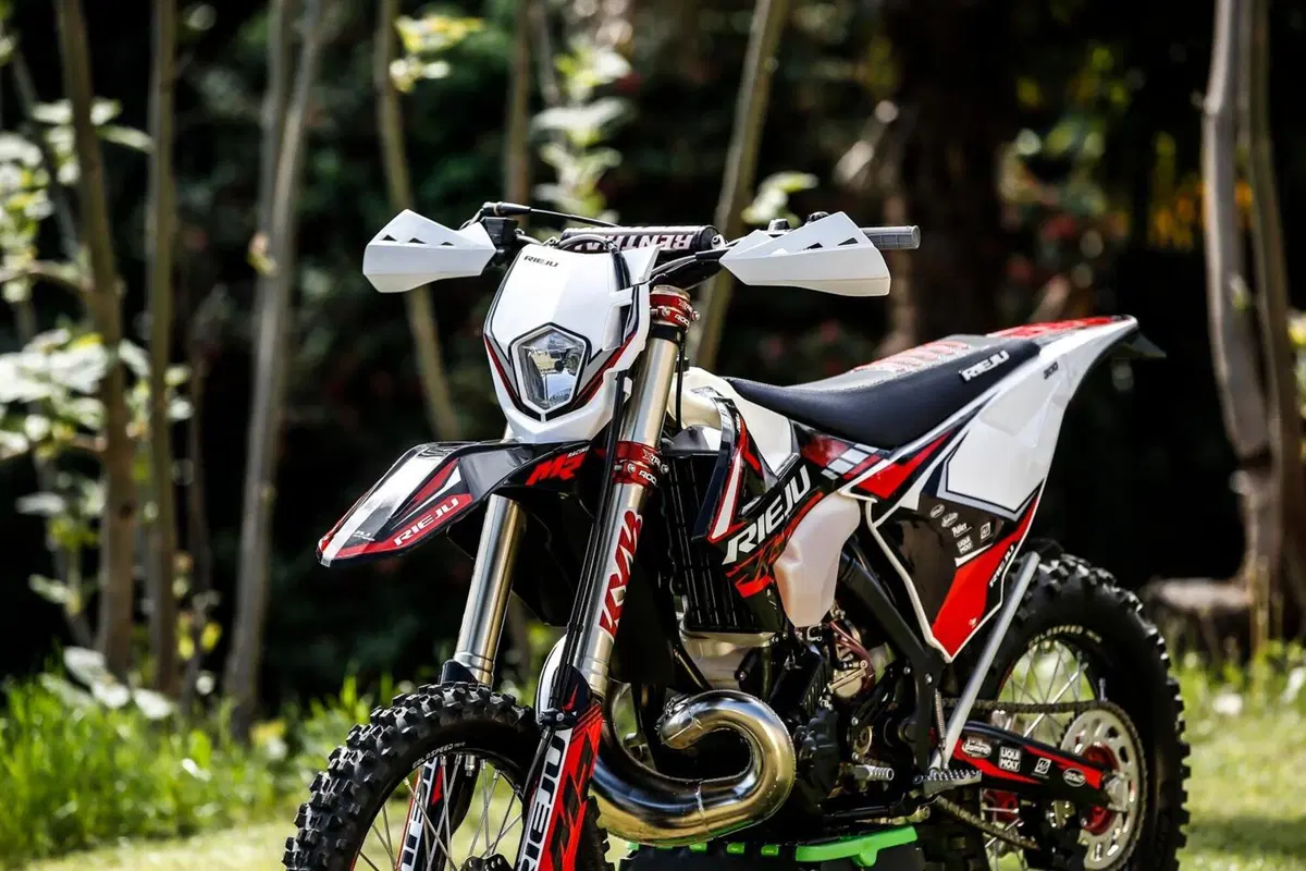 Rieju MR 300 2T PRO VS Ranger: TEST, enduro a confronto! Facile o cattiva? (4)