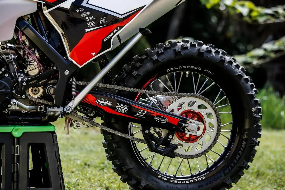Rieju MR 300 2T PRO VS Ranger: TEST, enduro a confronto! Facile o cattiva? (6)