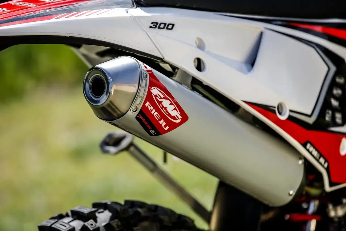 Rieju MR 300 2T PRO VS Ranger: TEST, enduro a confronto! Facile o cattiva? (10)