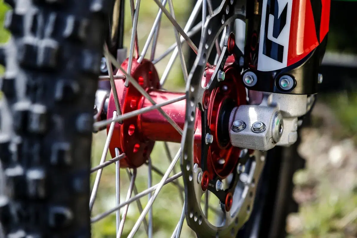 Rieju MR 300 2T PRO VS Ranger: TEST, enduro a confronto! Facile o cattiva? (14)