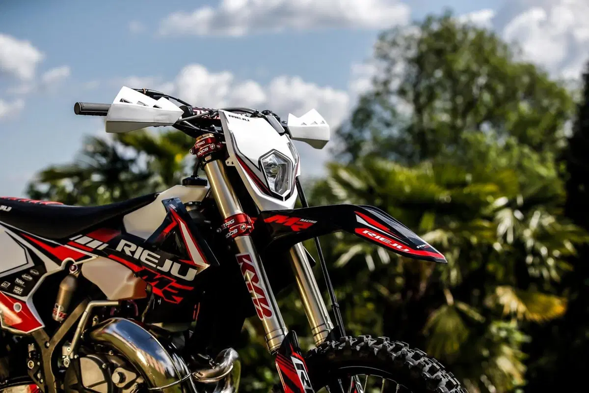 Rieju MR 300 2T PRO VS Ranger: TEST, enduro a confronto! Facile o cattiva? (15)