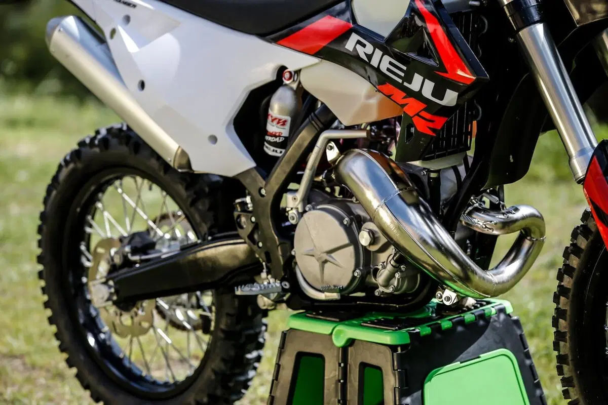 Rieju MR 300 2T PRO VS Ranger: TEST, enduro a confronto! Facile o cattiva? (18)