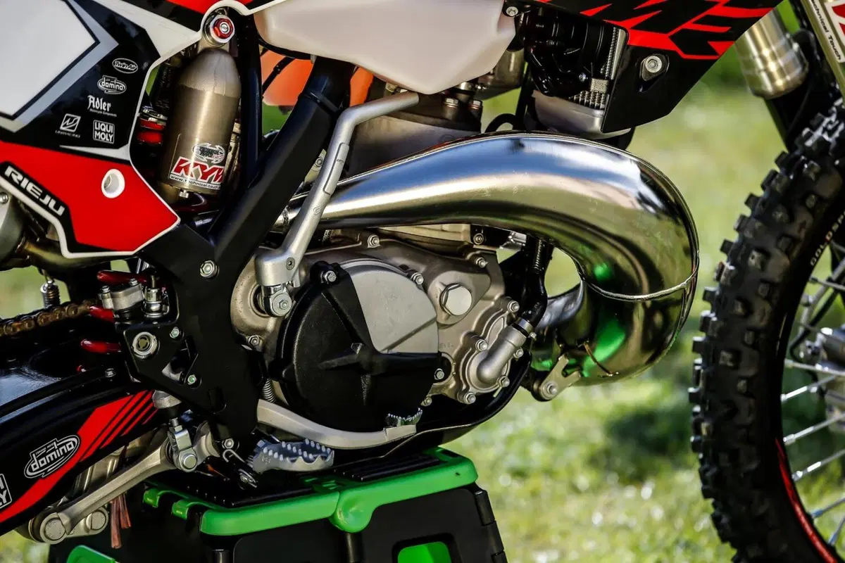 Rieju MR 300 2T PRO VS Ranger: TEST, enduro a confronto! Facile o cattiva? (19)