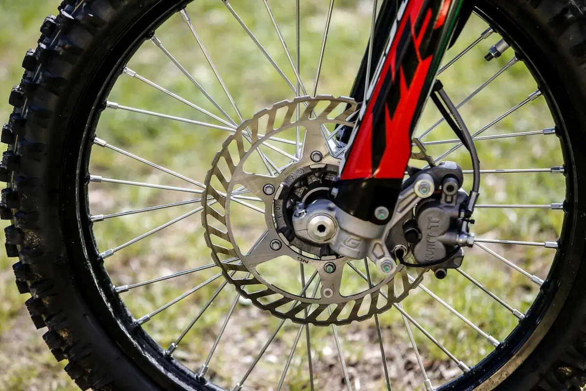 Rieju MR 300 2T PRO VS Ranger: TEST, enduro a confronto! Facile o cattiva? (21)