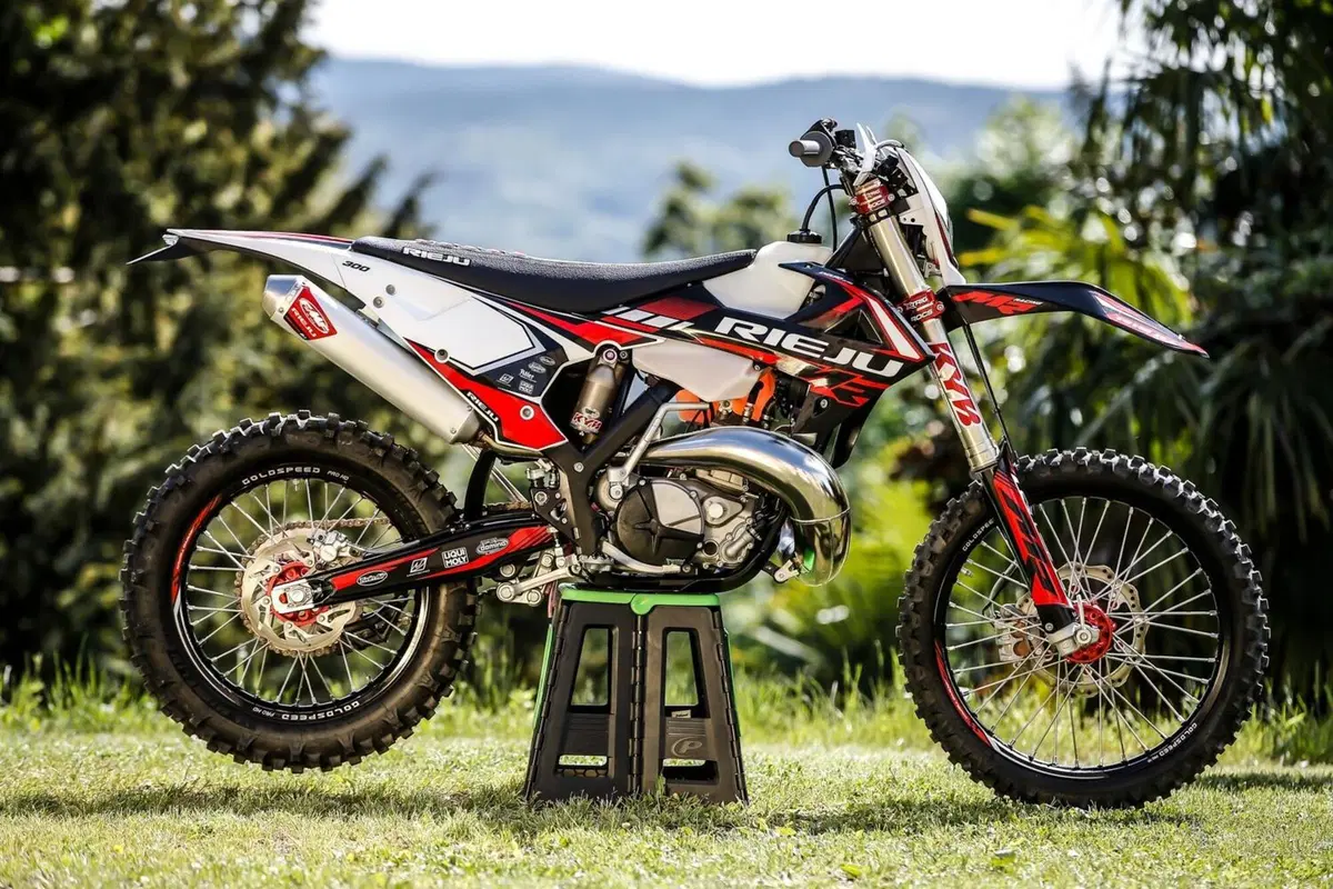 Rieju MR 300 2T PRO VS Ranger: TEST, enduro a confronto! Facile o cattiva? (37)