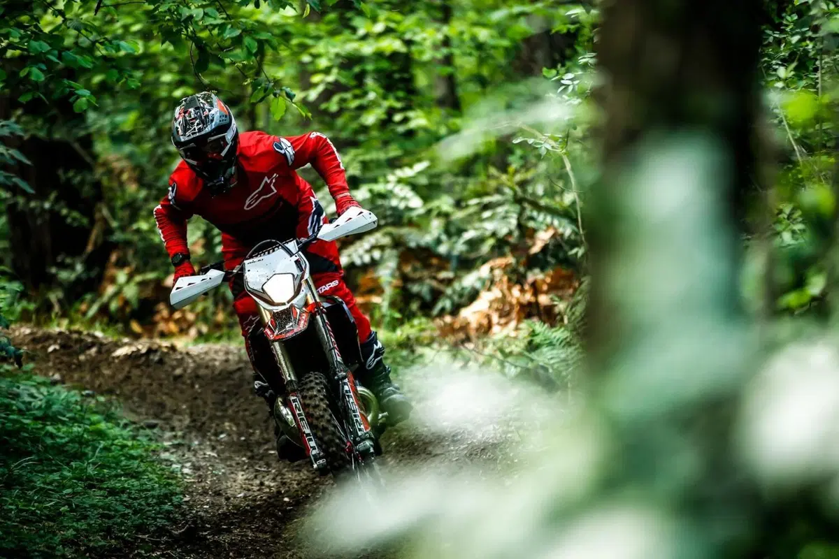 Rieju MR 300 2T PRO VS Ranger: TEST, enduro a confronto! Facile o cattiva? (41)