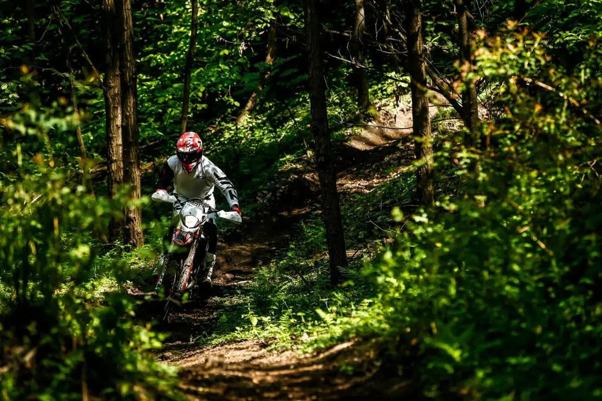 Rieju MR 300 2T PRO VS Ranger: TEST, enduro a confronto! Facile o cattiva? (42)