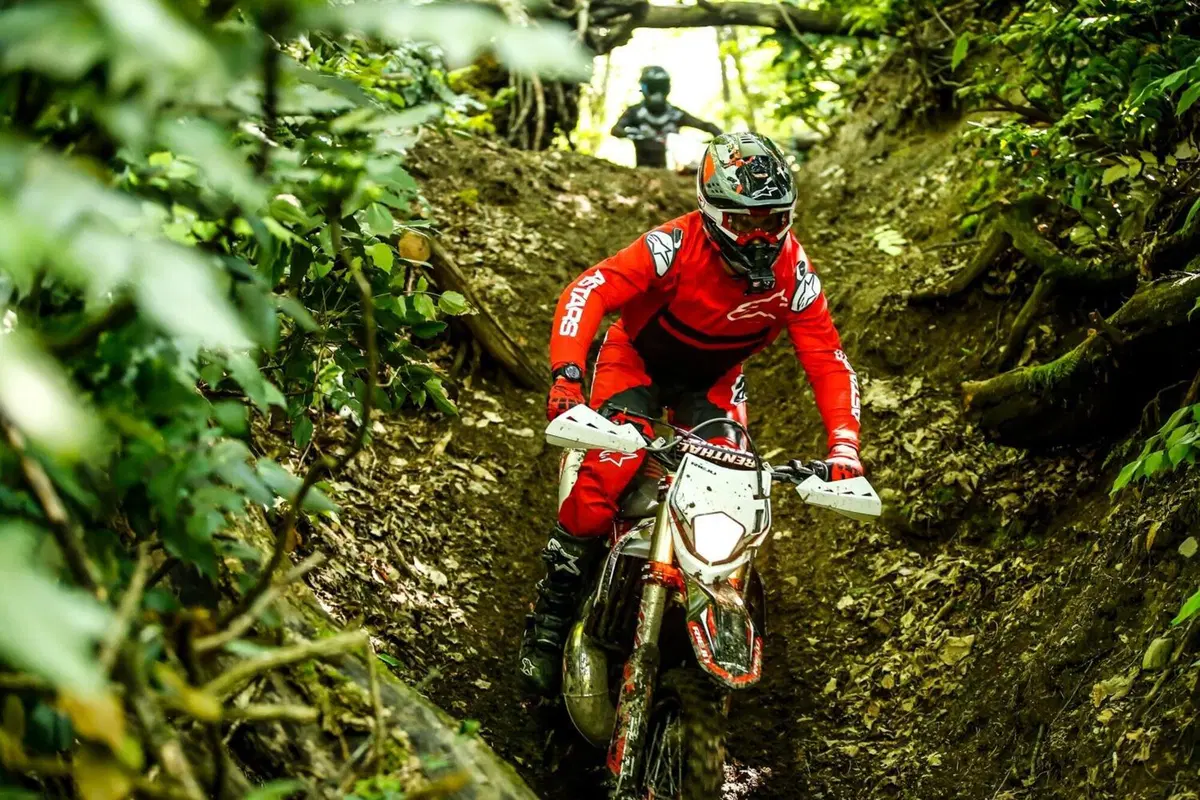 Rieju MR 300 2T PRO VS Ranger: TEST, enduro a confronto! Facile o cattiva? (46)