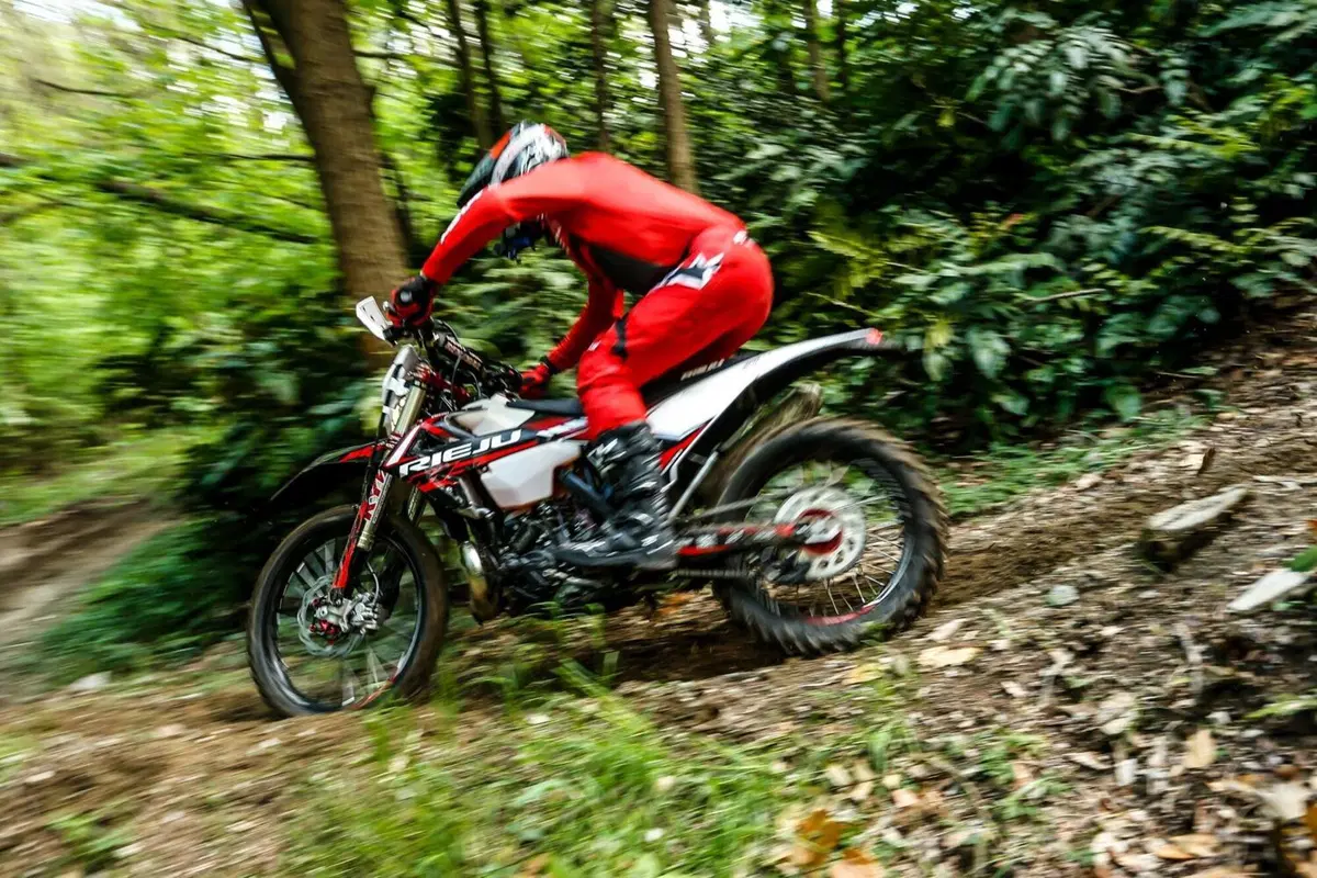Rieju MR 300 2T PRO VS Ranger: TEST, enduro a confronto! Facile o cattiva? (48)
