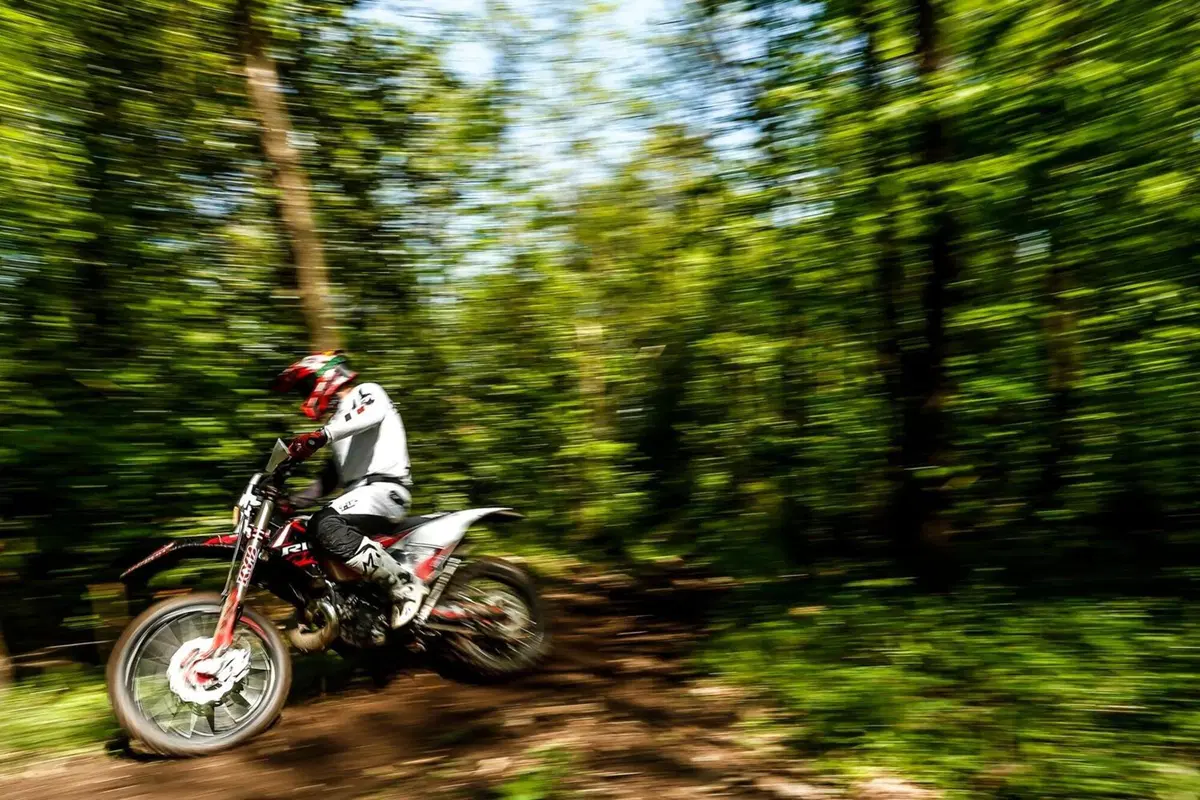 Rieju MR 300 2T PRO VS Ranger: TEST, enduro a confronto! Facile o cattiva? (51)