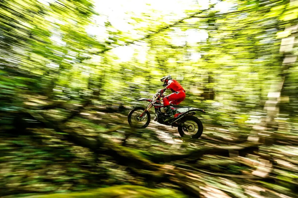 Rieju MR 300 2T PRO VS Ranger: TEST, enduro a confronto! Facile o cattiva? (53)