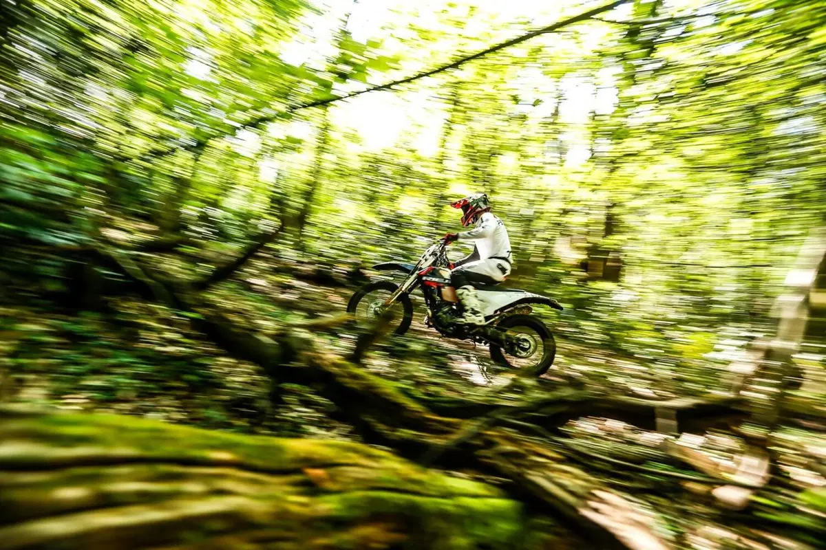 Rieju MR 300 2T PRO VS Ranger: TEST, enduro a confronto! Facile o cattiva? (55)