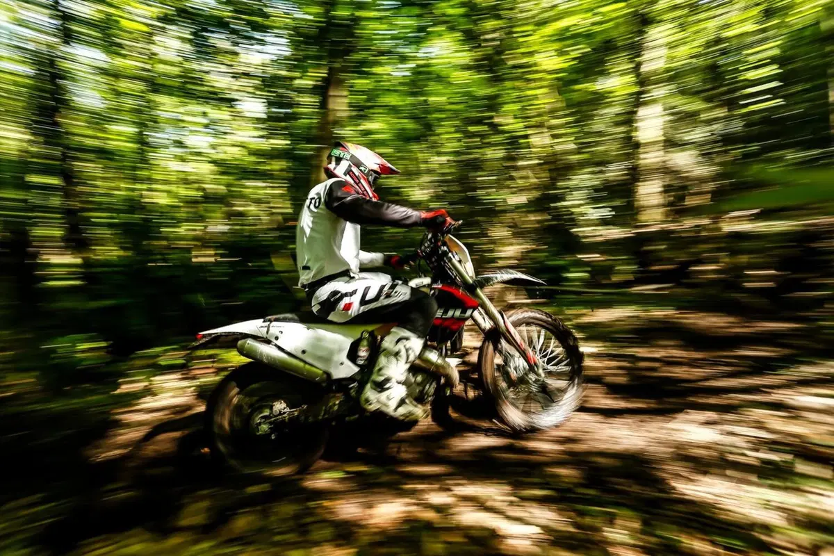 Rieju MR 300 2T PRO VS Ranger: TEST, enduro a confronto! Facile o cattiva? (3)