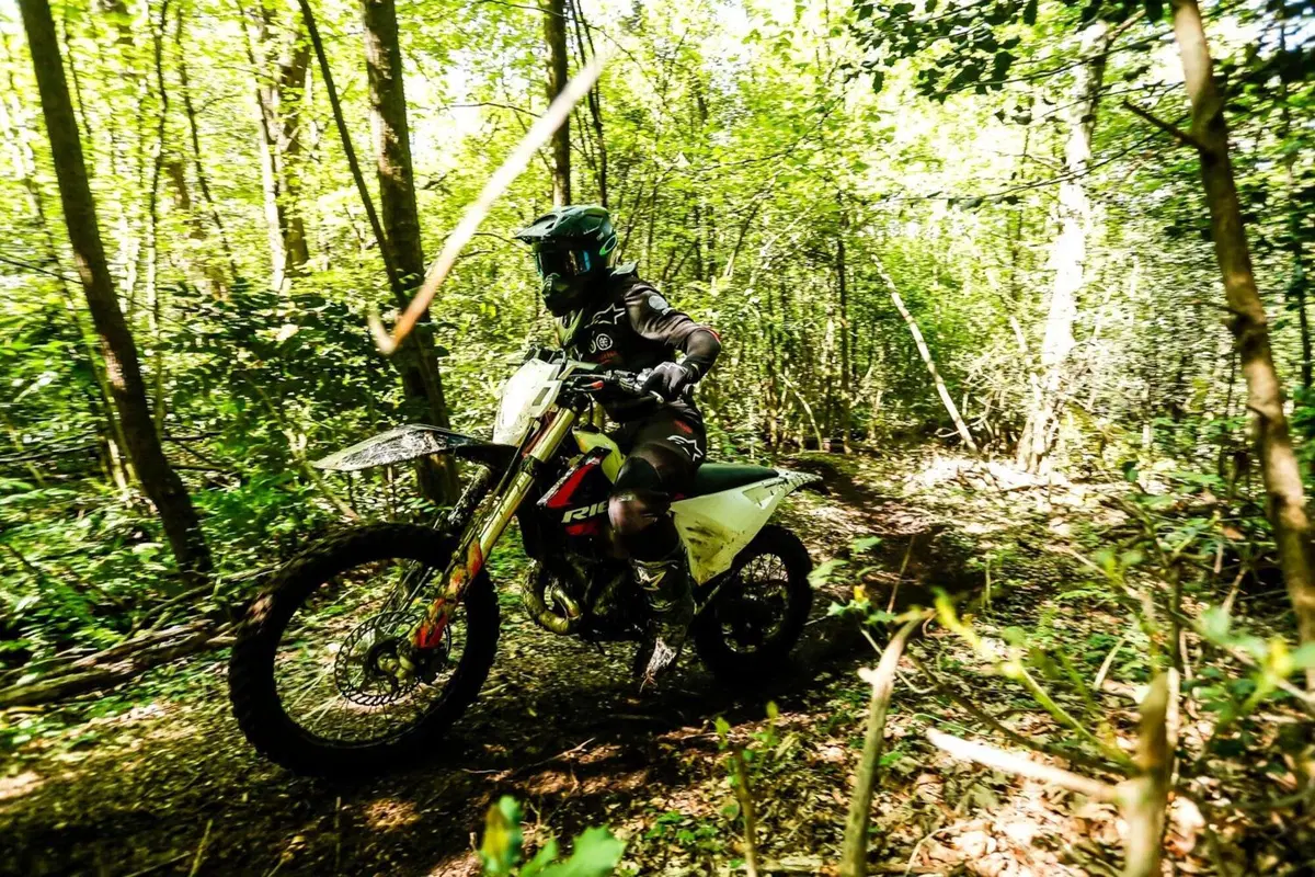 Rieju MR 300 2T PRO VS Ranger: TEST, enduro a confronto! Facile o cattiva? (8)