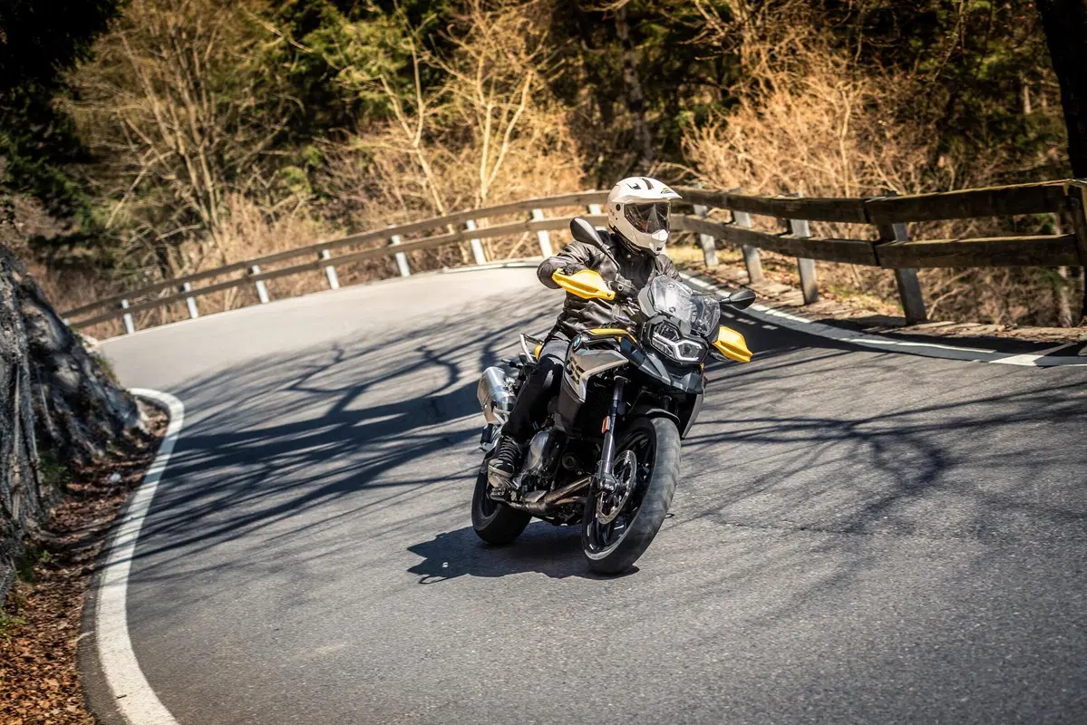 Maxienduro 1000 2021 TEST: BMW F750GS vs Moto Guzzi V85TT vs Triumph Tiger 850 Sport! (16)