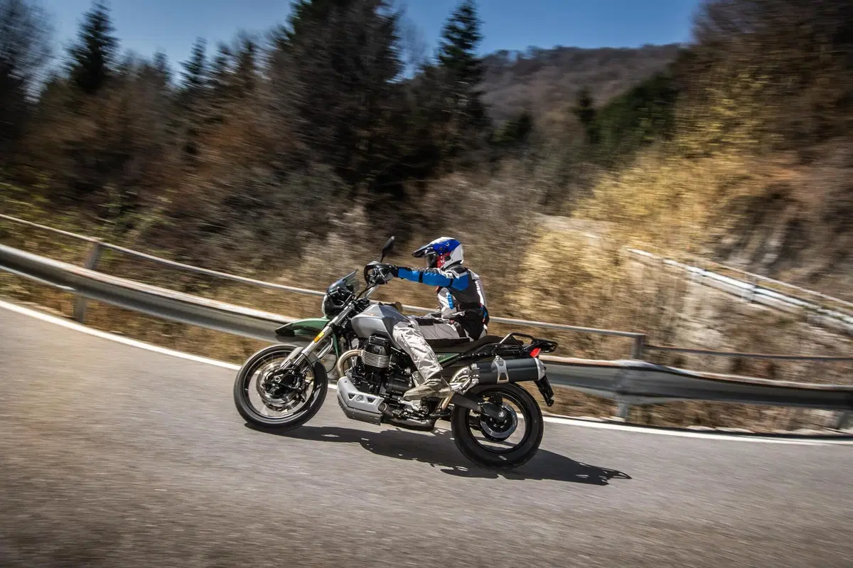 Maxienduro 1000 2021 TEST: BMW F750GS vs Moto Guzzi V85TT vs Triumph Tiger 850 Sport! (23)