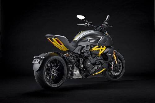 Ducati Diavel 1260S “Black and Steel”. Carattere sportivo