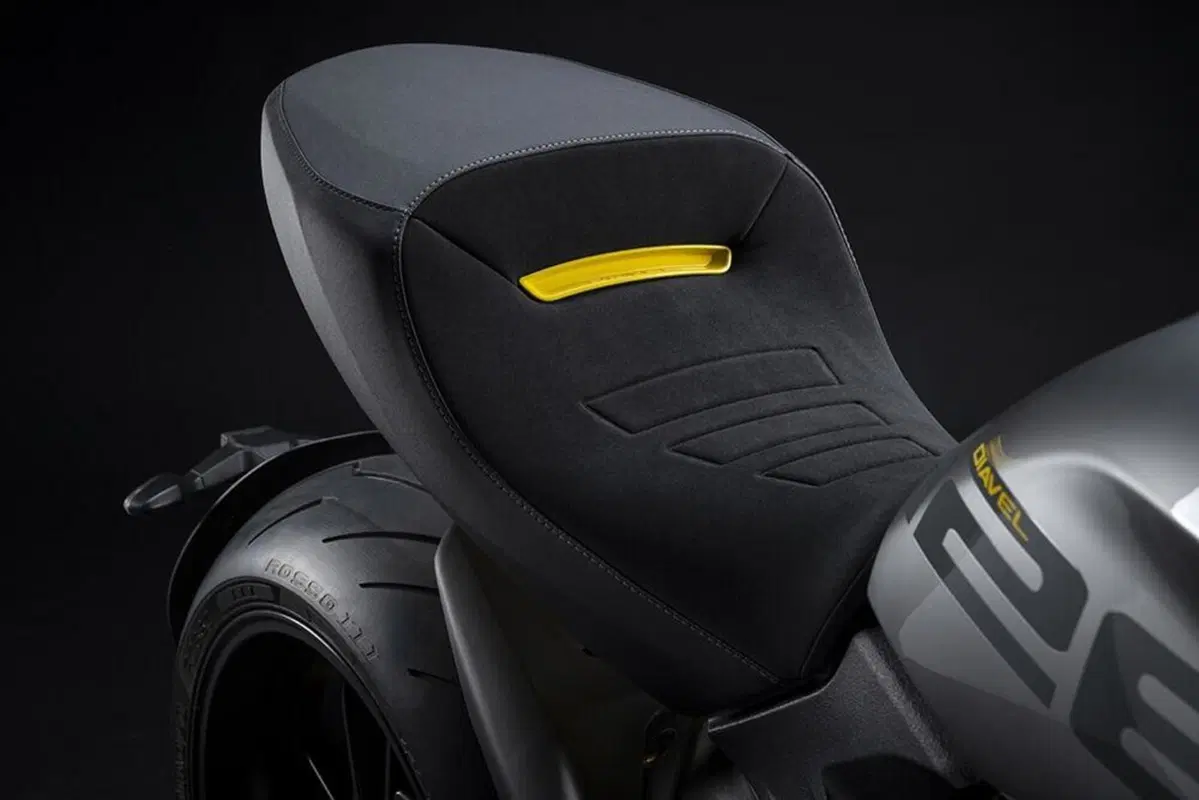 Ducati Diavel 1260S “Black and Steel”. Carattere sportivo (10)
