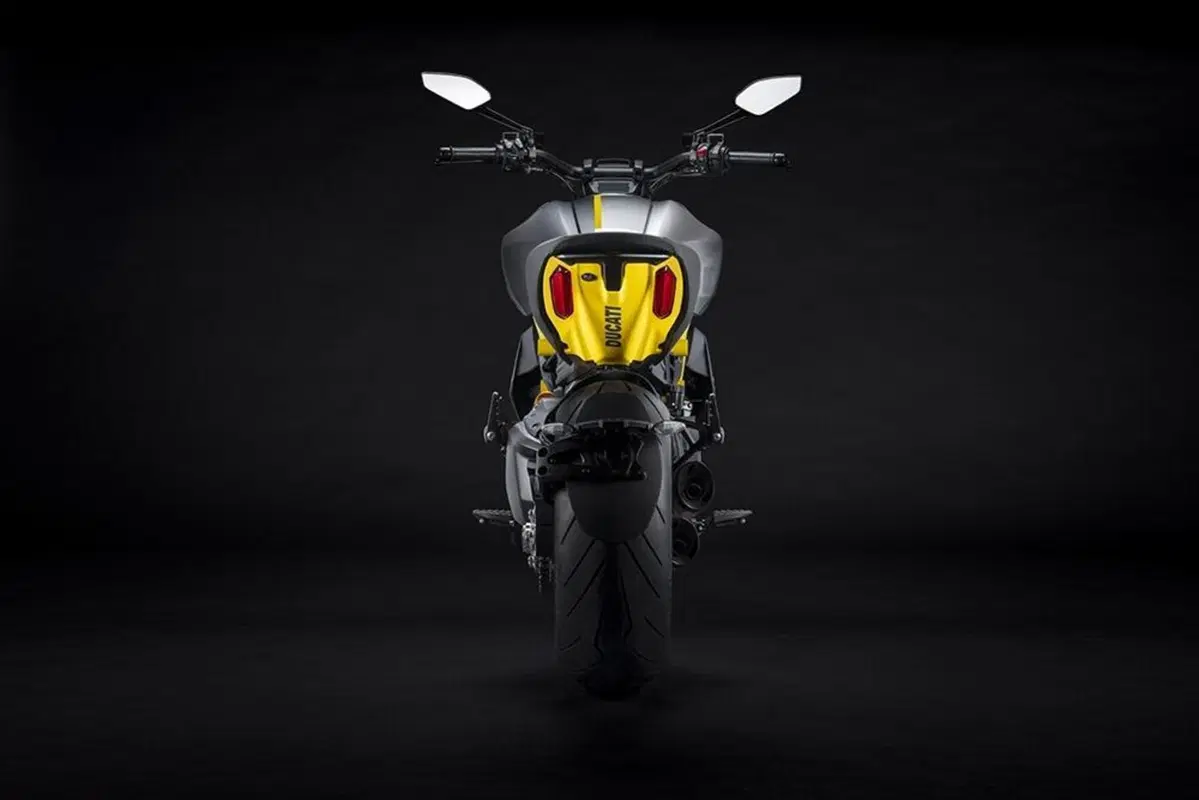 Ducati Diavel 1260S “Black and Steel”. Carattere sportivo (11)