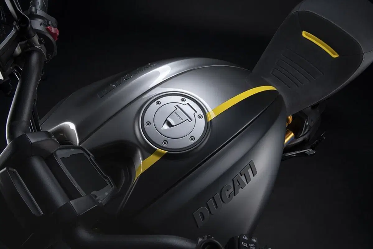 Ducati Diavel 1260S “Black and Steel”. Carattere sportivo (16)