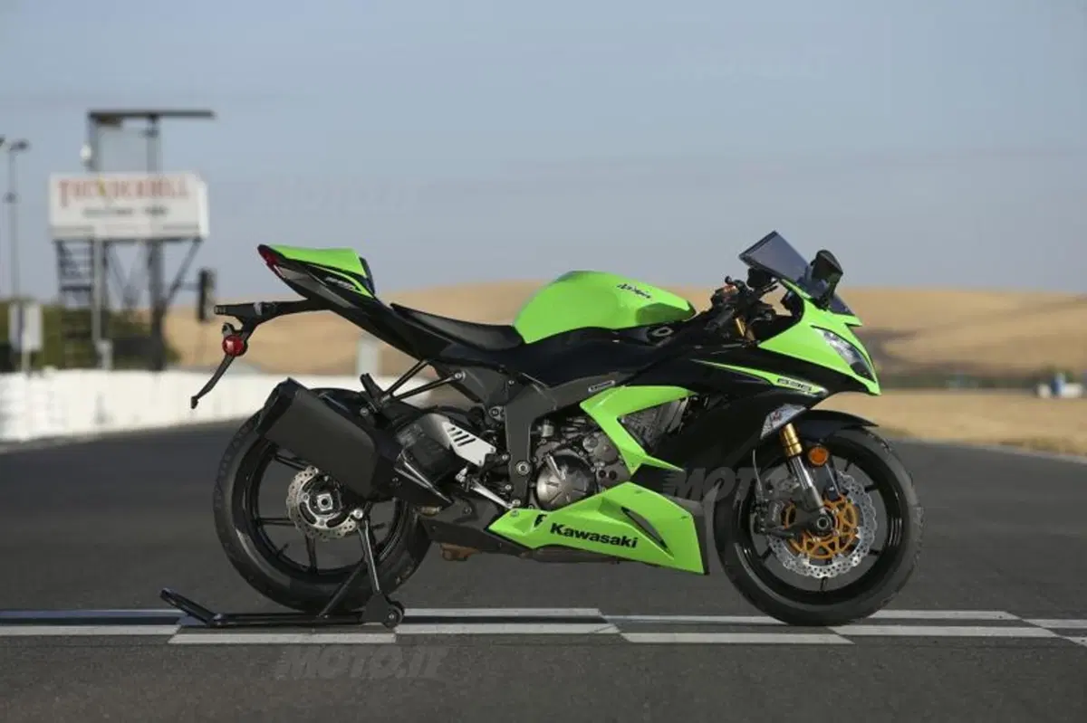 Kawasaki Ninja ZX-6R 636  (16)