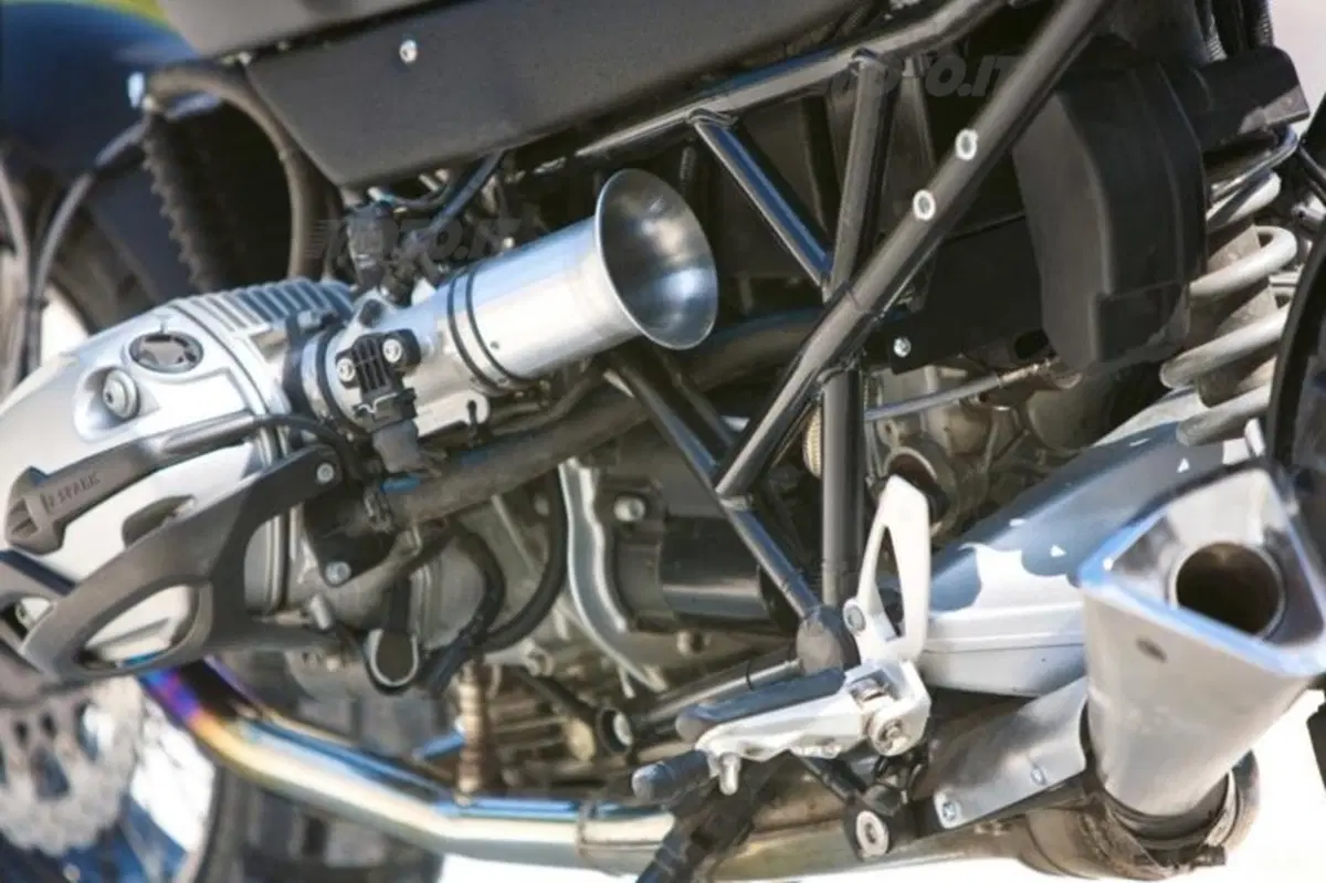 Lazareth BMW R1200R (9)