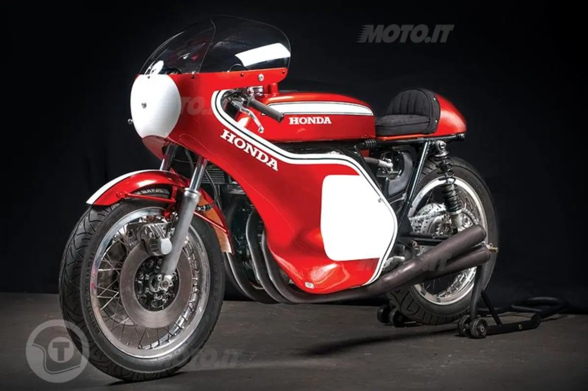Honda CR750 Replica dalla TT Motorcycles (6)