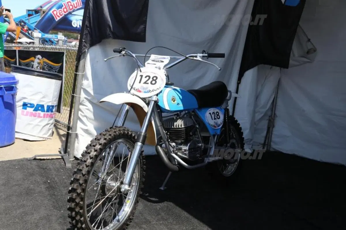 Laguna Seca: quando la gara mondiale incontra la festa di paese (23)