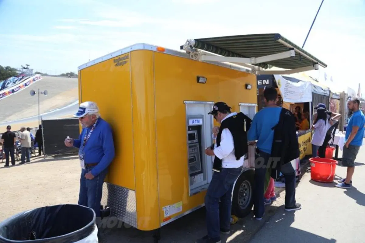 Laguna Seca: quando la gara mondiale incontra la festa di paese (24)