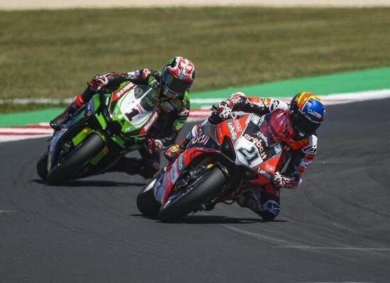 Misano. Michael Ruben Rinaldi davanti a Jonathan Rea