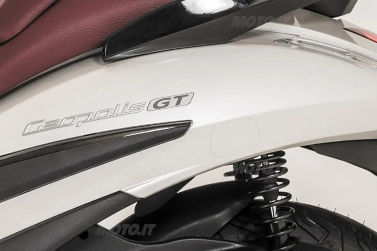 Geopolis 300 GT: Peugeot fa il bis (4)