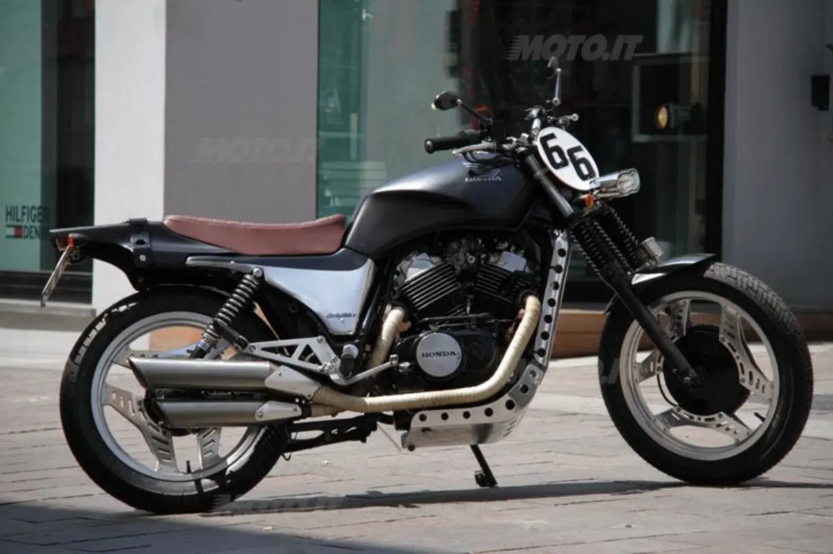 Honda VT500E Flat Track (2)