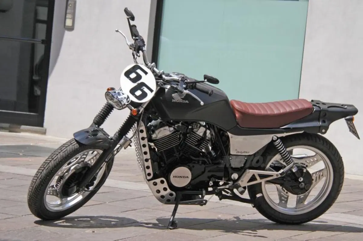 Honda VT500E Flat Track (4)