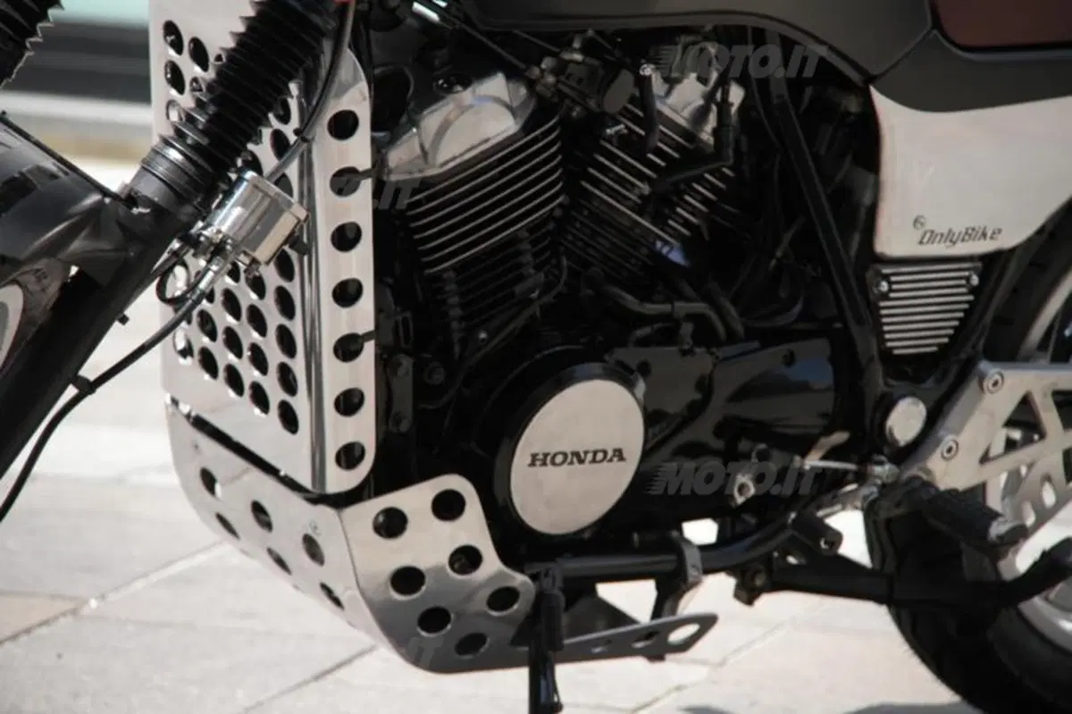 Honda VT500E Flat Track (10)